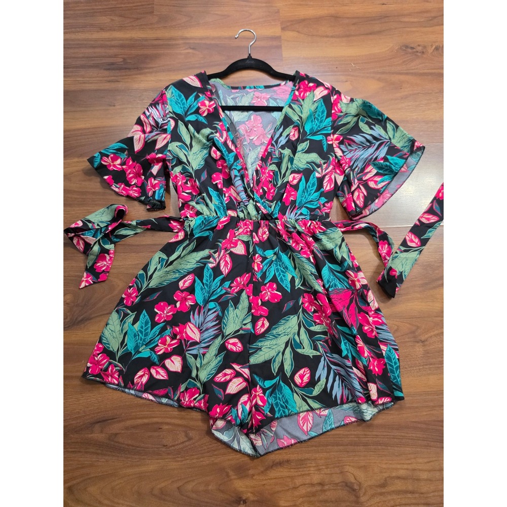 NWT Hapsho Floral Romper Size 6 Medium Black Pink Tropical V-Neck Flutter Sleeve